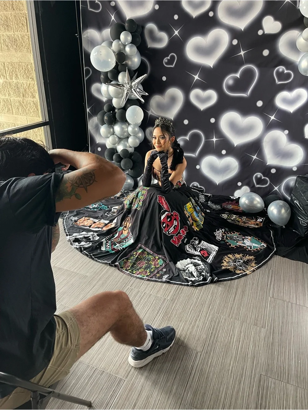 90’s Vibe Black & White Air Brushed Heart Pattern Backdrop